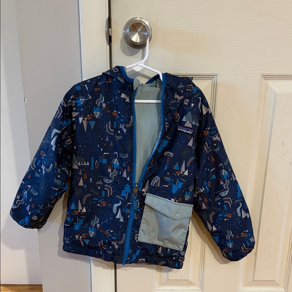 Patagonia Kids Navy and Gray Patterned Puffer Jacket Size 5T